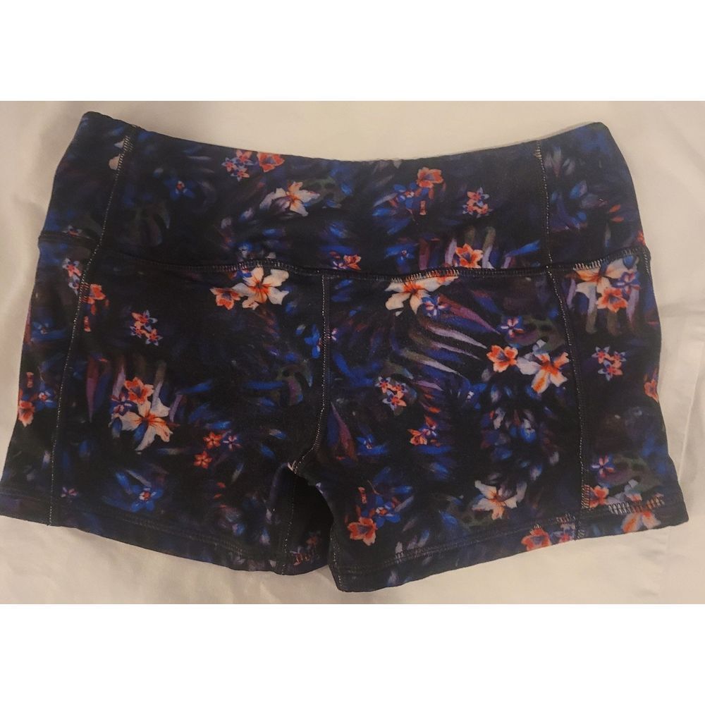 FLEO SHORTS - Picture 2 of 3